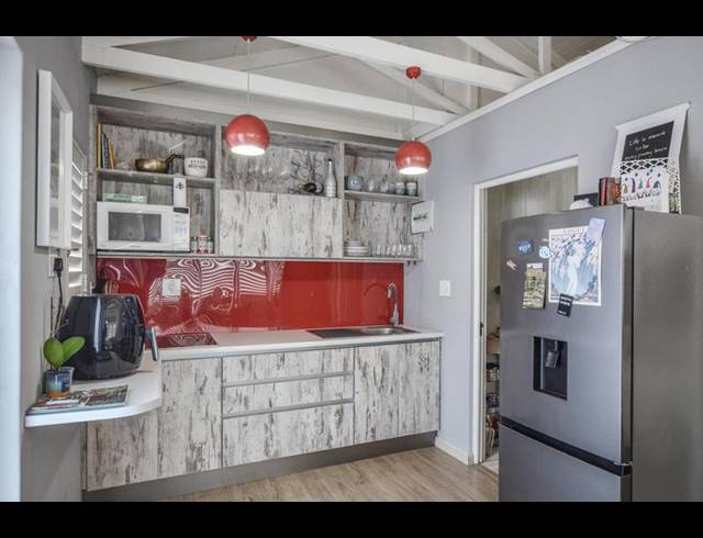 6 BEDROOM HOUSE FOR SALE IN DE TIJGER